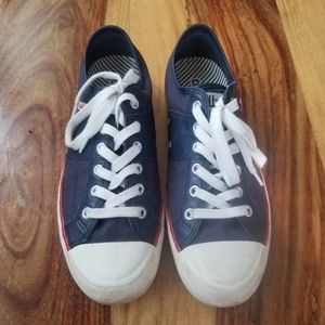 Womens Converse Tenni Shoes